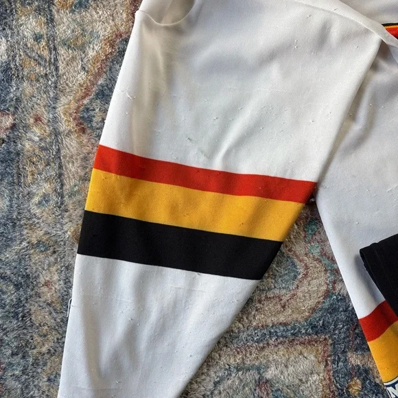 Vintage NHL Vancouver Canucks Skate Logo THRASHED Hockey Jersey Size XL - Picture 7 of 10